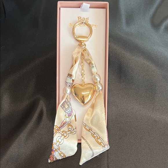 Serefina | Gold Heart Scarf Bag Charm ✨ - Picture 1 of 10